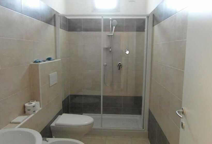 Quarto Estandar Individual, Admiral