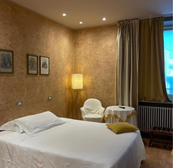 اتاق راحتی یک تخته, Albergo Trieste