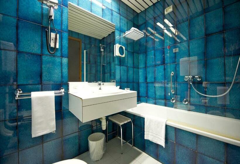 اتاق استاندارد با تخت دوبل, Mercure Bologna Centro