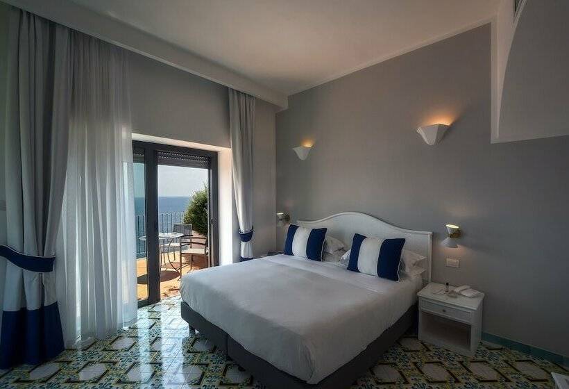 Номер Deluxe Вид на Море, Miramalfi