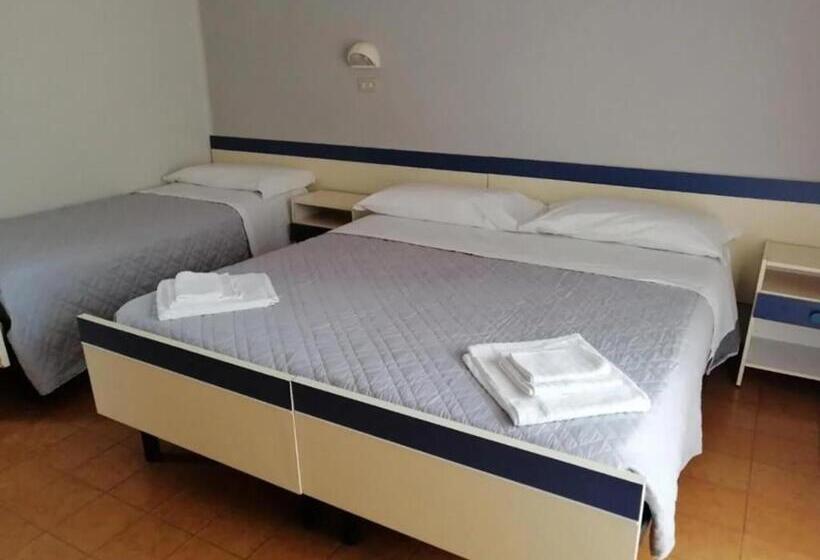 Трехместный Номер Стандарт с Балконом, Residence Ponente