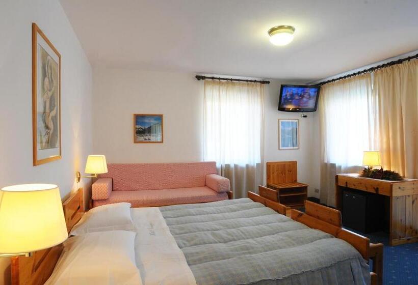 Quarto Triplo Estandar com Vistas, Sporthotel Europa Sul Lago