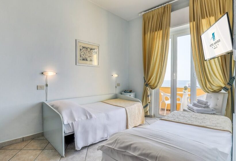 اتاق لوکس با چشم‌انداز دریا, Albatros Varigotti