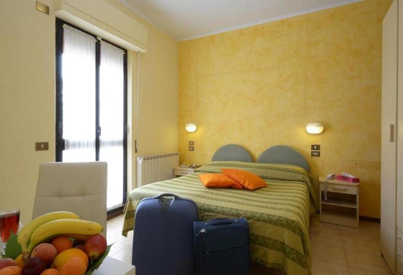 Номер Стандарт Трехместный, Albergo Martini