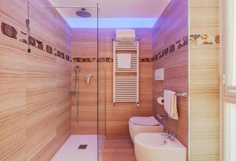 Standard Triple Room with Terrace, Excelsior
