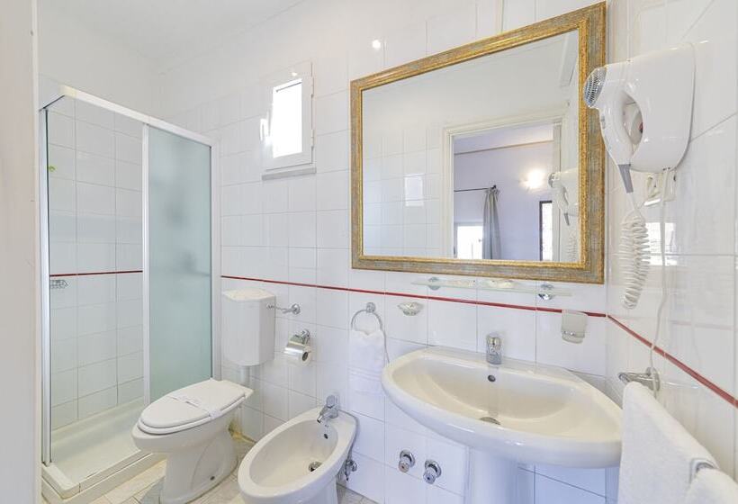 Quarto Triplo Estandar, Terme Principe