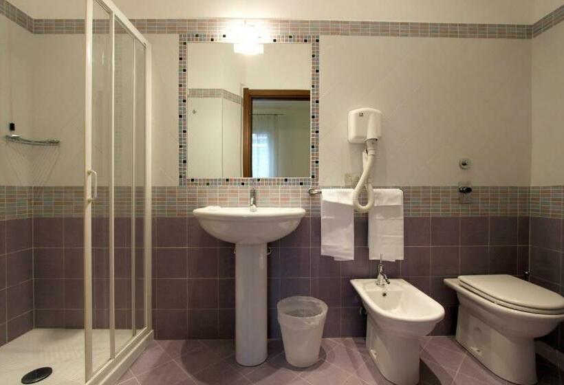 اتاق استاندارد یک نفره, Lux Hotel Durante