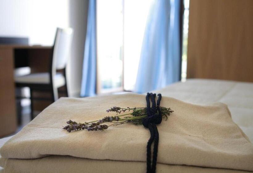 اتاق استاندارد چهار تخته, Club Azzurro Hotel & Resort