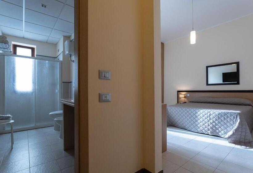 اتاق عادی یک تخته, Club Azzurro Hotel & Resort