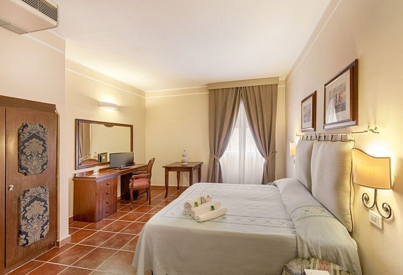 اتاق استاندارد سه نفره, Colonna Palace Hotel Mediterraneo