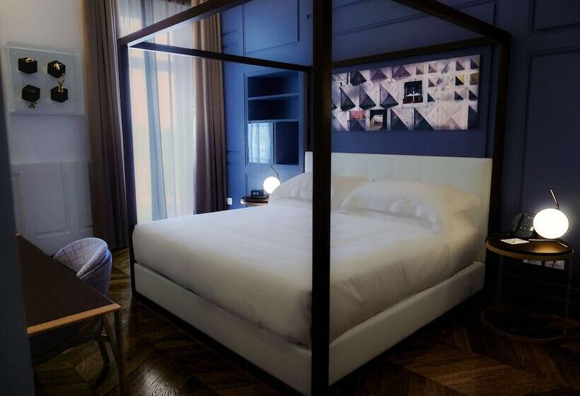 اتاق لوکس با چشم‌انداز دریا, De Bonart Naples   Curio Collection By Hilton