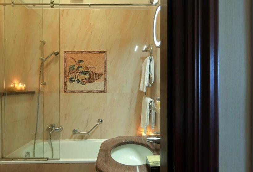 اتاق استاندارد, Grand Hotel Bristol