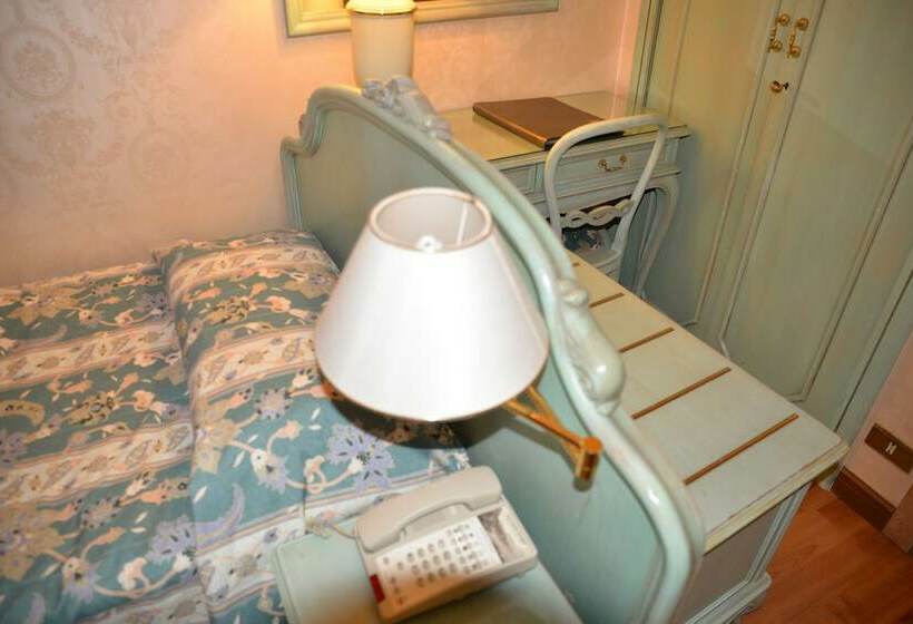 اتاق استاندارد یک نفره, Grand Hotel Bristol