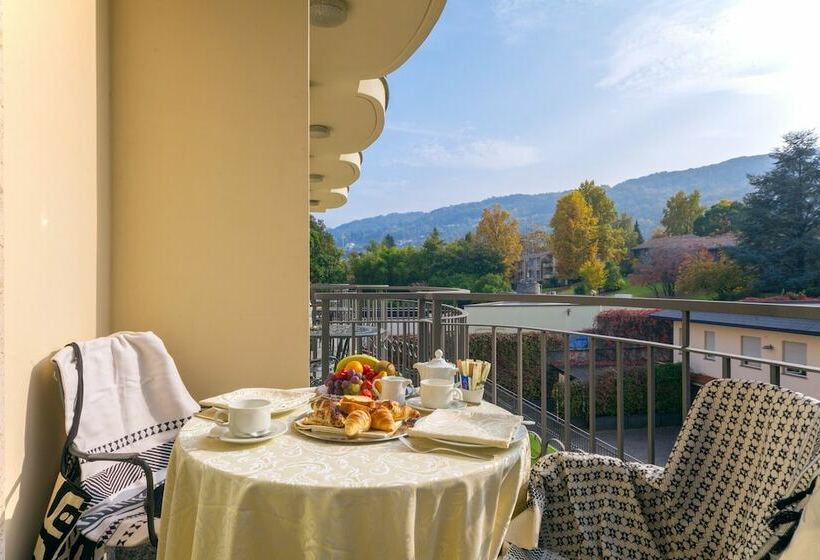 اتاق استاندارد سه نفره, Grand Hotel Bristol