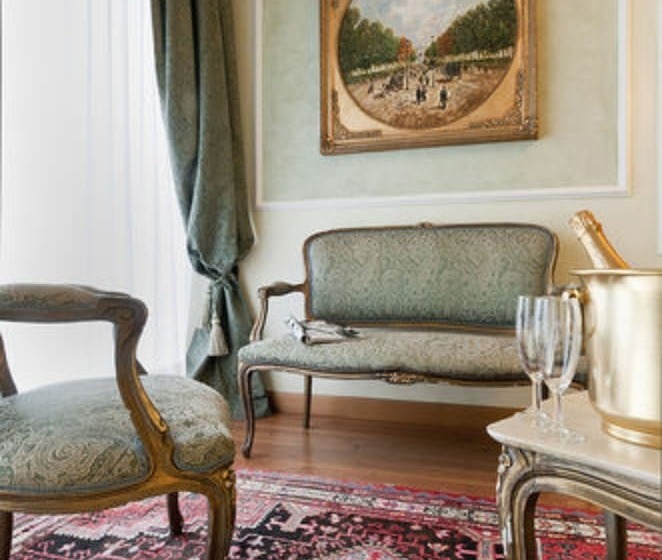 سوییت جونیور با چشم‌انداز دریاچه, Grand Hotel Bristol