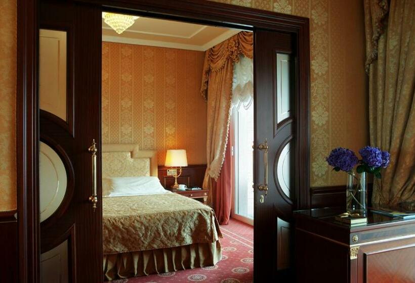 سوییت, Grand Hotel Bristol