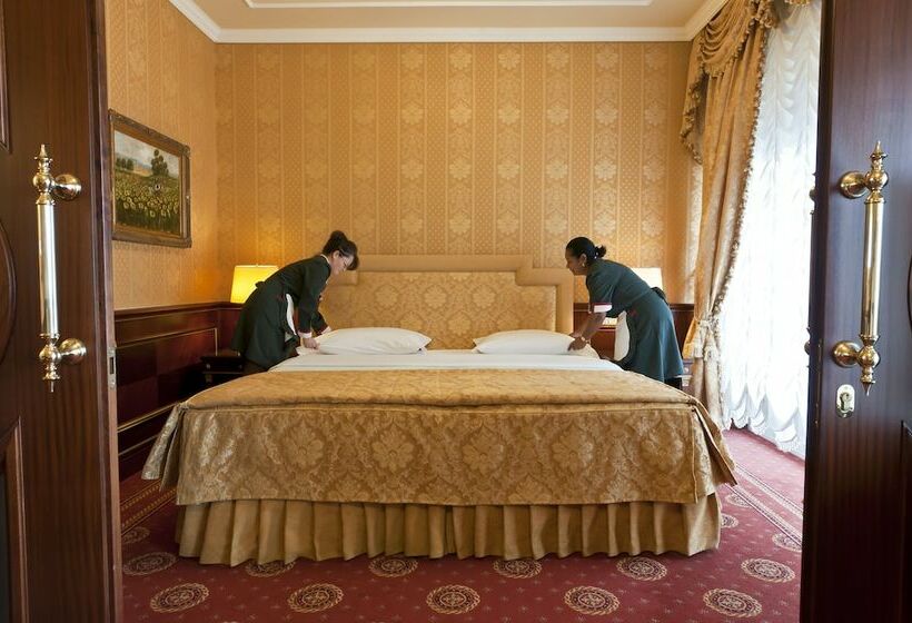 سوییت, Grand Hotel Bristol