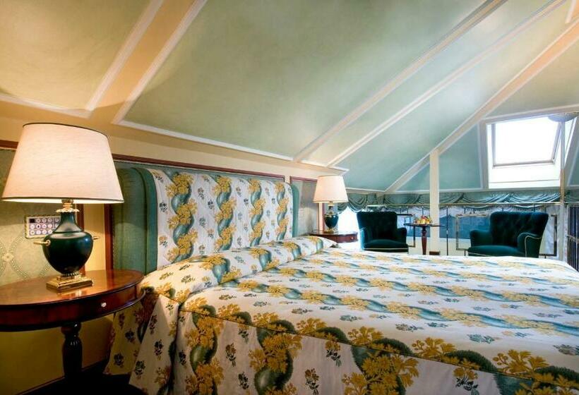 سوئیت سینیور, Grand Hotel Bristol