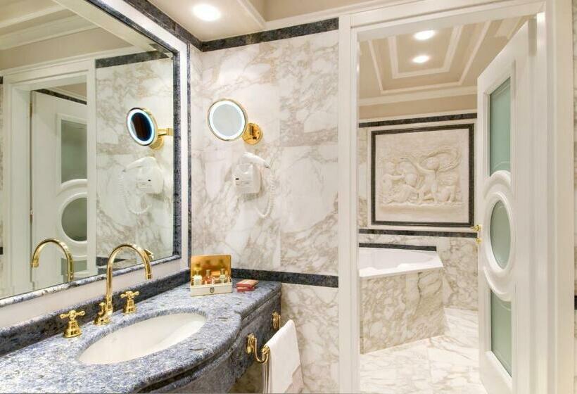 سوئیت سینیور, Grand Hotel Bristol