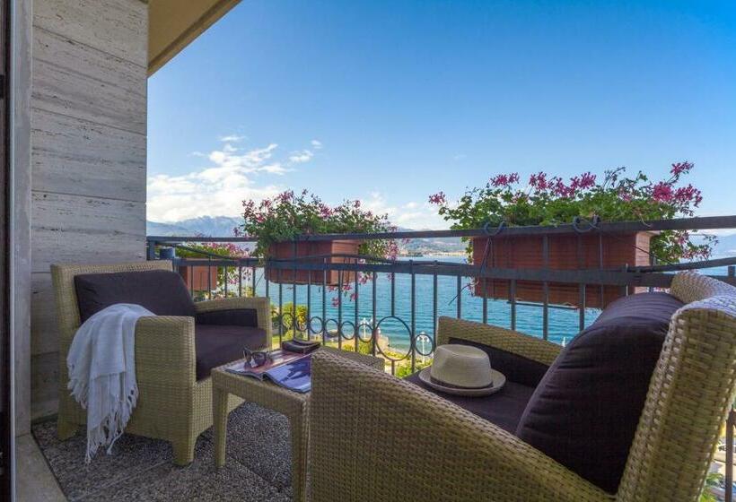 سوئیت سینیور, Grand Hotel Bristol