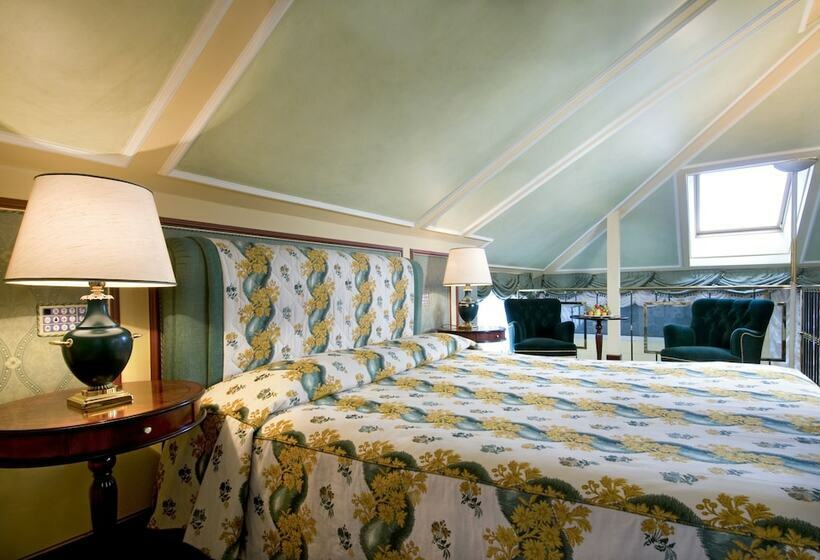 سوئیت سینیور, Grand Hotel Bristol