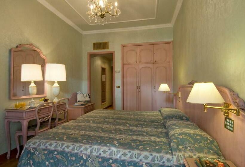اتاق اکونومی, Grand Hotel Bristol