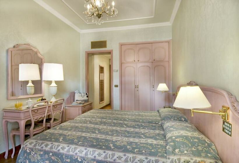 اتاق اکونومی, Grand Hotel Bristol