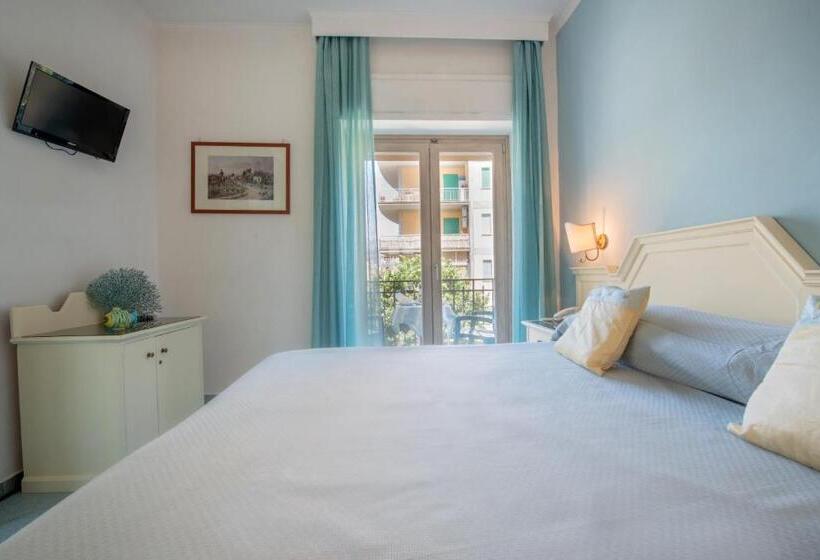 Номер Стандарт с Балконом, Ascot Sorrento
