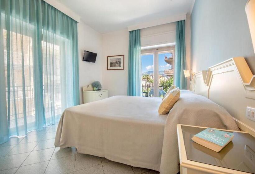 Habitación Estándar con Balcón, Ascot Sorrento