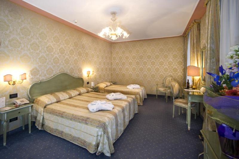 غرفة كلاسيكية ثلاثية, Carlton on The Grand Canal