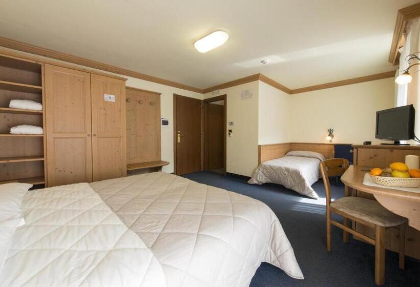 Quarto Estandar com Sacada, Colfosco