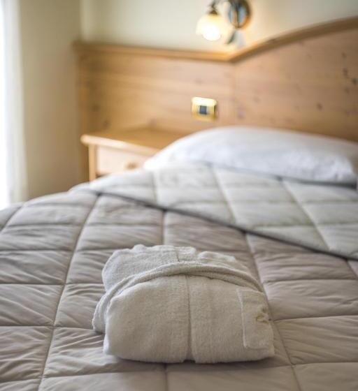 Quarto Triplo Estandar com Sacada, Colfosco