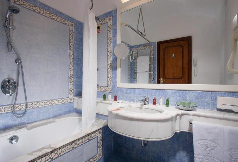 Трехместный Номер Классика, Grand Hotel De La Ville