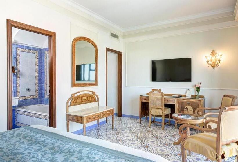 Номер Deluxe Вид на Море Боковой, Grand Hotel De La Ville