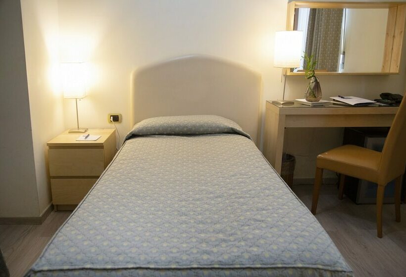 Номер Стандарт Индивидуальный, Ih Hotels Milano Eur   Trezzano Sul Naviglio