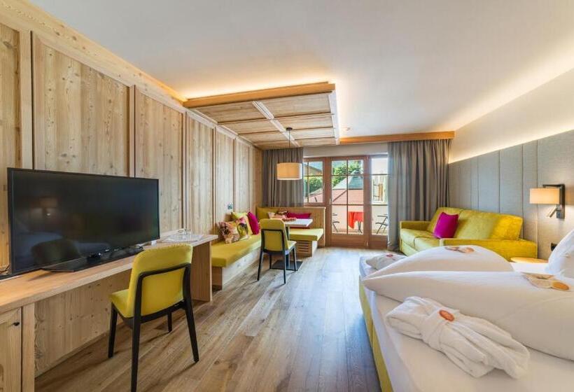 Номер Стандарт Вид на Бассейн, Mirabell Dolomites Hotel Luxury Ayurveda & Spa