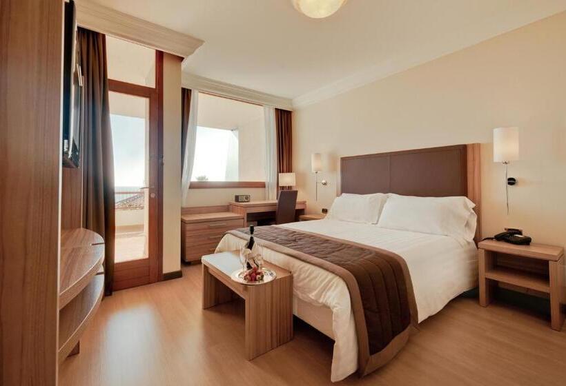 سوییت جونیور, Nyala Suite Hotel Sanremo