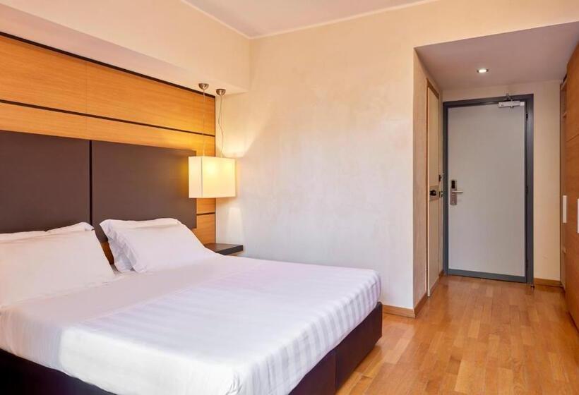اتاق استاندارد با چشم‌انداز باغ, Park Hotel I Lecci