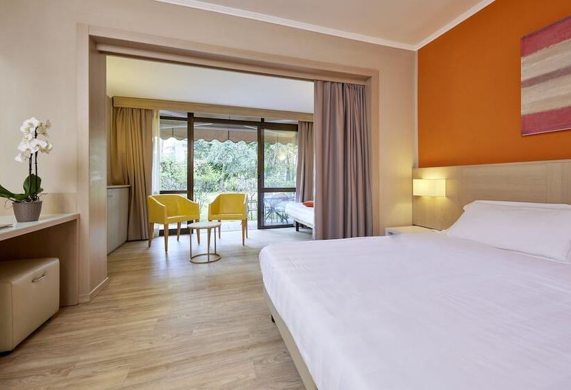 اتاق خانوادگی, Park Hotel I Lecci