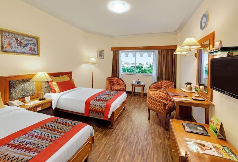 Deluxe Kamer, Ambassador Ajanta Hotel, Aurangabad