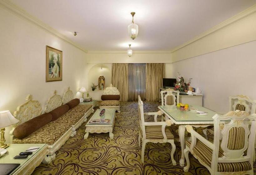سوییت, Pride Hotel Pune