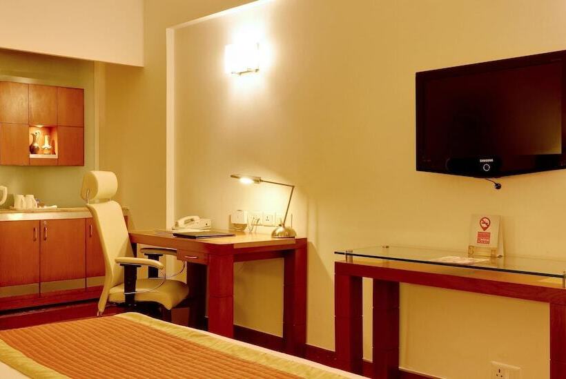 اتاق لوکس, The Suryaa  New Delhi