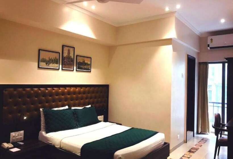 Номер Economy, West End