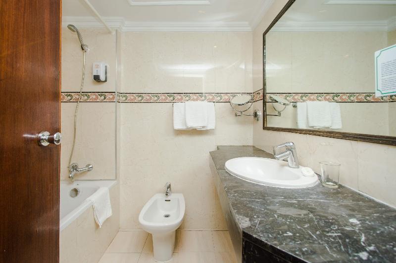 اتاق استاندارد با چشم‌انداز استخر, El Andalous Lounge & Spa