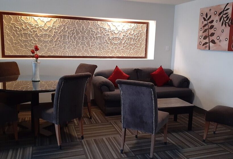 سوییت جونیور, Ramada Plaza By Wyndham Leon