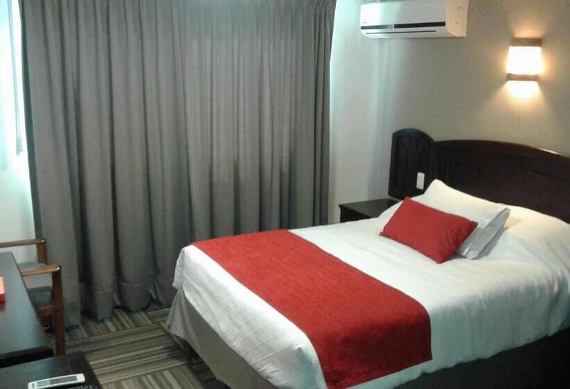 اتاق استاندارد با تخت دوبل, Ramada Plaza By Wyndham Leon