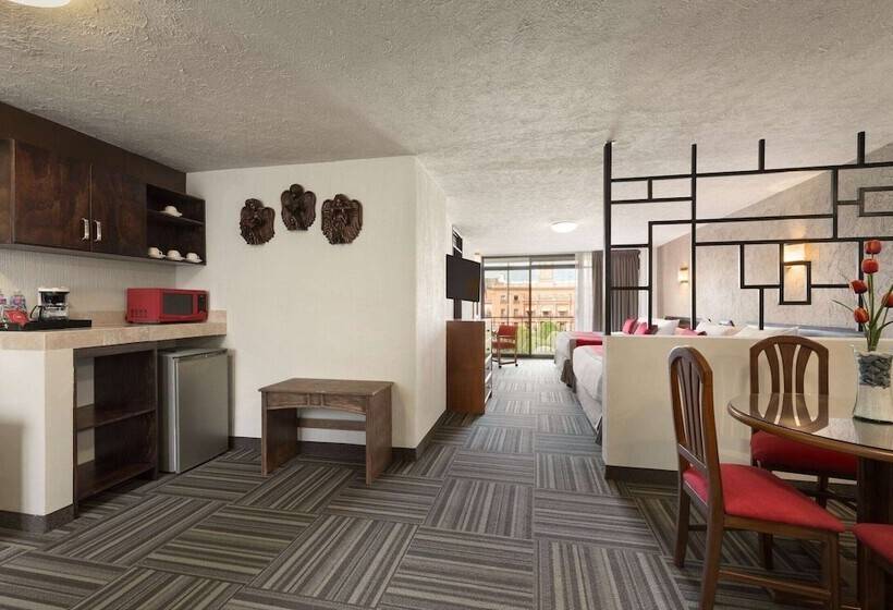 سوییت جونیور, Ramada Plaza By Wyndham Leon