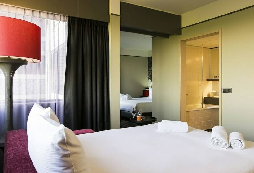 Полулюкс, Babylon Hotel Den Haag