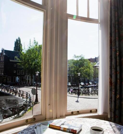 سوییت خانوادگی, Amsterdam Wiechmann