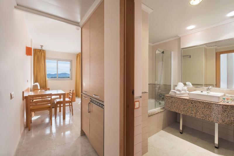 Номер Superior, Babylon Hotel Den Haag